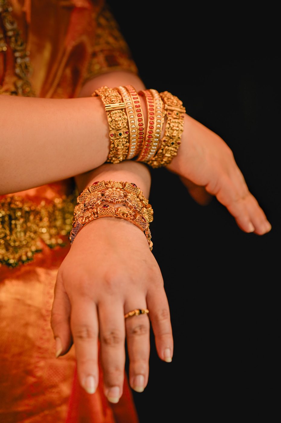 Close detail of kemp stones and gold granulation